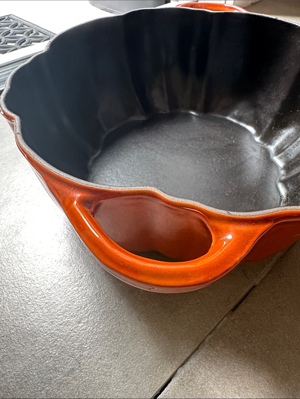 Staub Cast Iron 3.5 qt Pumpkin Cocotte in Orange with Brass Knob - Picture 5 of 10
